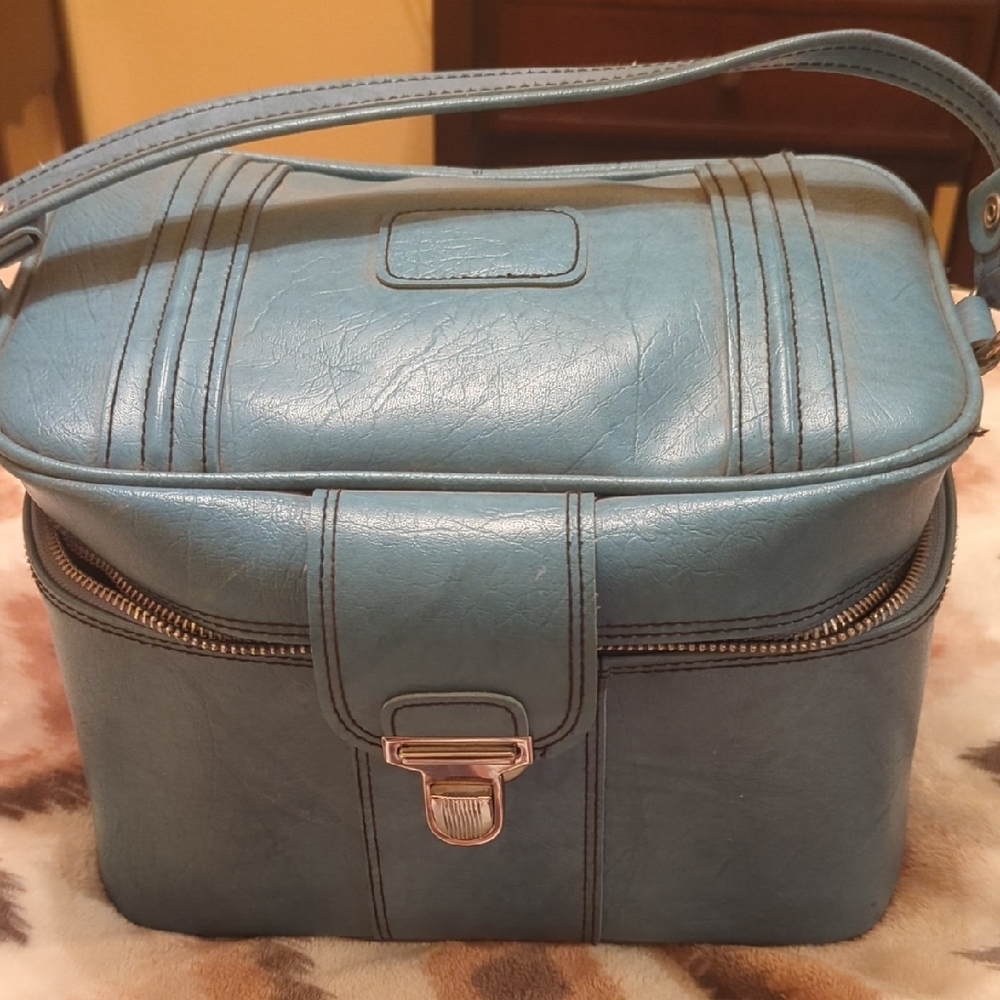 Blue Faux Leather Vintage Train Case